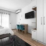 Penthouse Level 8, Nilie Hospitality Mgmt