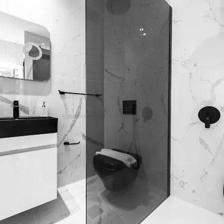 Penthouse Level 8, Nilie Hospitality Mgmt Appartement Thessaloniki