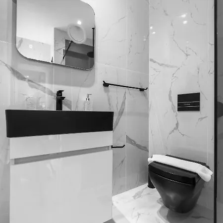 Penthouse Level 8, Nilie Hospitality Mgmt Appartement Thessaloniki