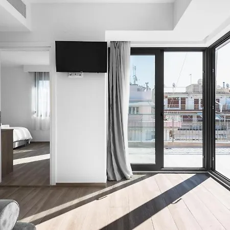 Penthouse Level 8, Nilie Hospitality Mgmt *