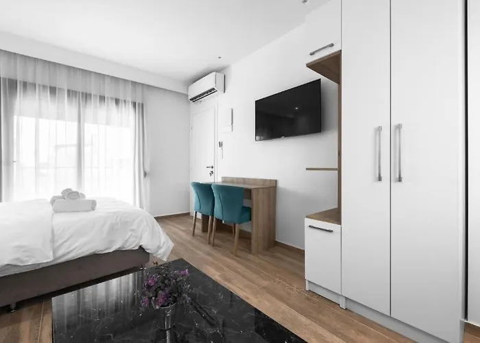 Penthouse Level 8, Nilie Hospitality Mgmt